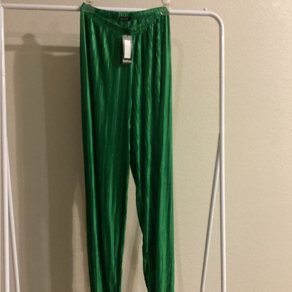 Green Plisse Pants. Great for color blocking! - Picture 3 of 3